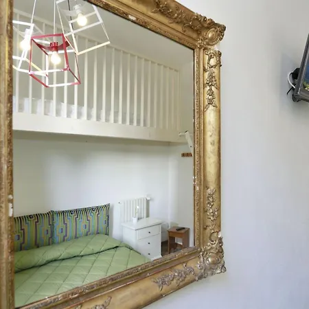 Pergola House ルッカ