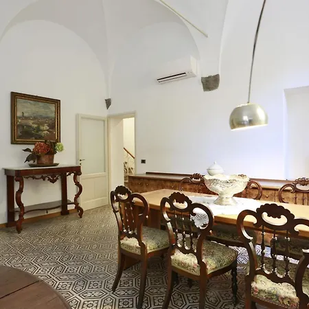 Pergola House 3* ルッカ