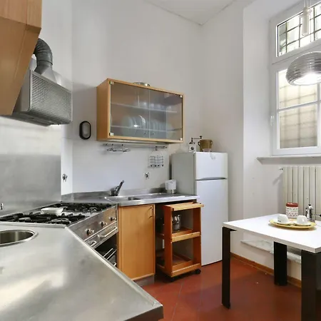 Pergola House Bed and Breakfast Λούκα